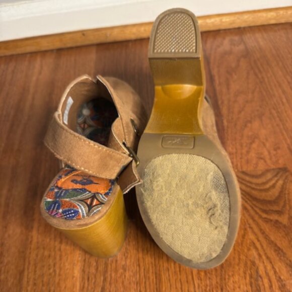 Rocket Dog Tan Faux Suede Clogs/ Mules Sz 7 - Picture 9 of 10